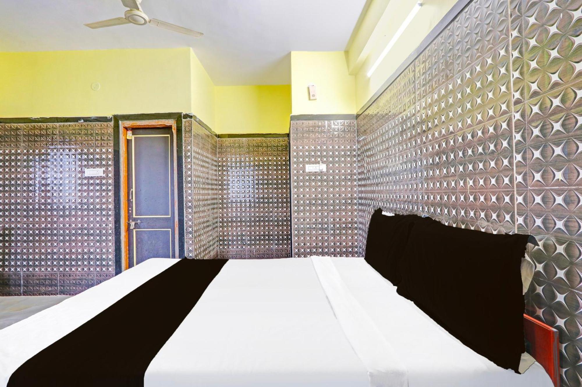 Hotel O Pankaj Hotel & Lodge Gangapur  Экстерьер фото